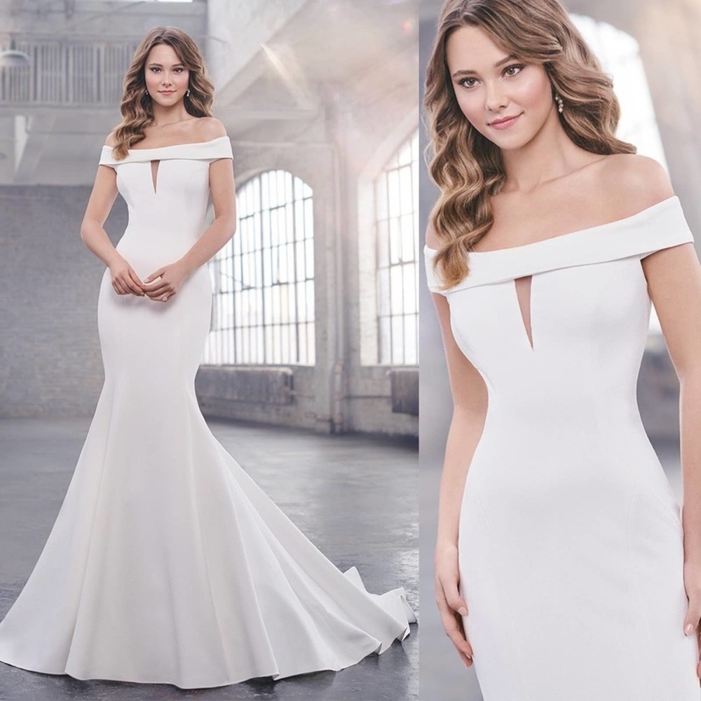 NWOT MARTIN THORNBURG Alicia Off Shoulder Wedding Gown